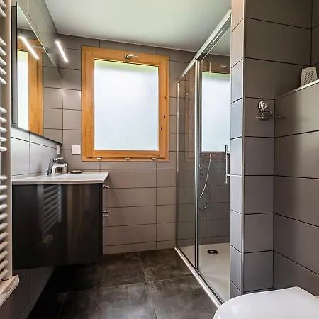 3 Pieces + Cabine, 6 Pers, Terrasse Sud/est, Proche Pistes, Garage, Wi-fi - Fr-1-671-106 *